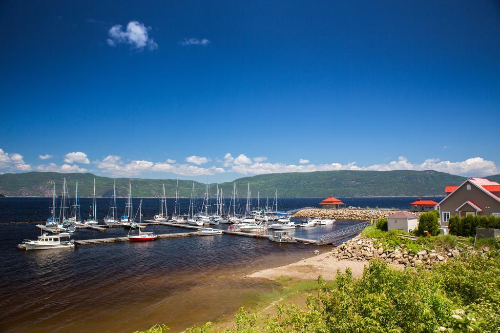 Chalets Condos Sur Le Fjord LʼAnse-Saint-Jean Eksteriør bilde