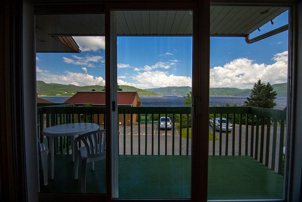 Chalets Condos Sur Le Fjord LʼAnse-Saint-Jean Eksteriør bilde