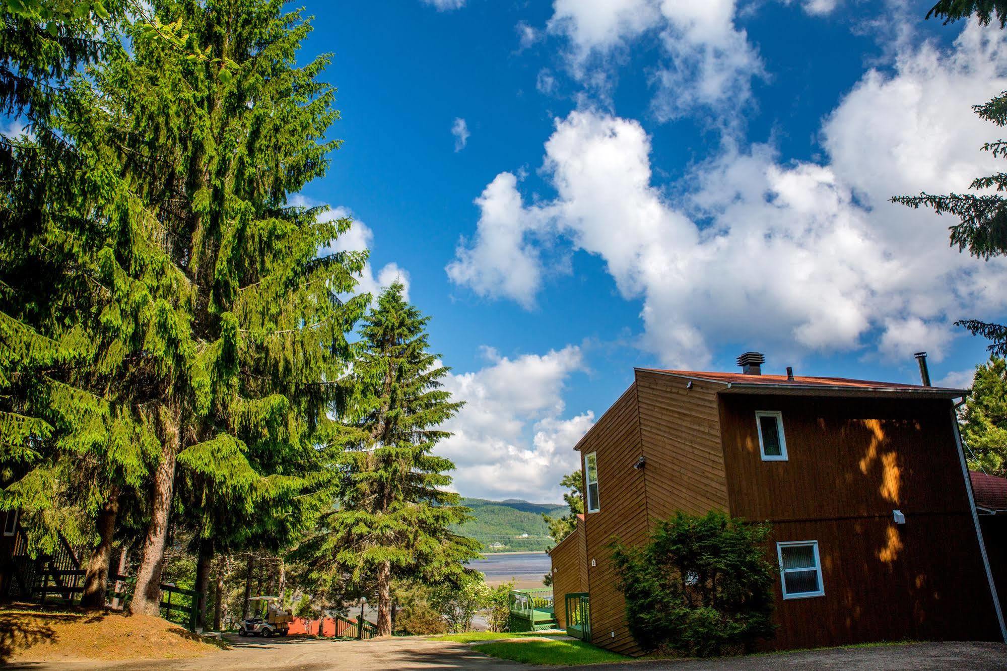 Chalets Condos Sur Le Fjord LʼAnse-Saint-Jean Eksteriør bilde